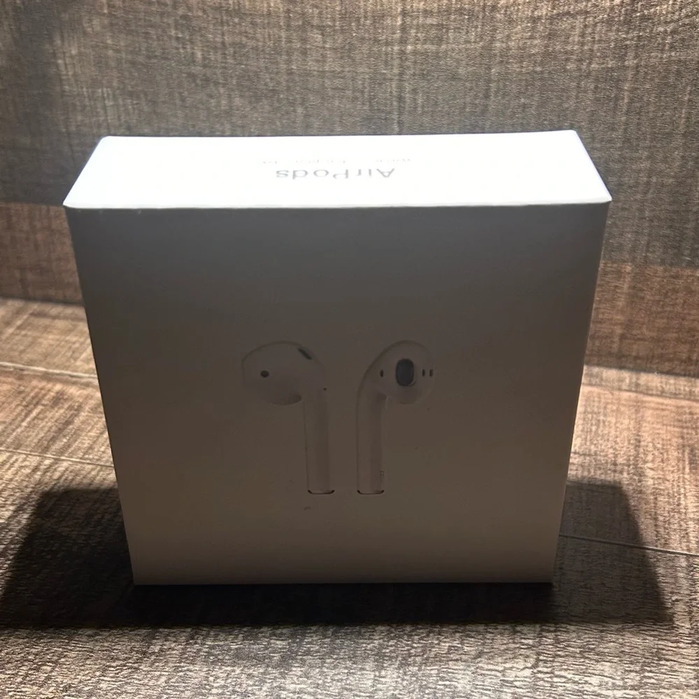 Apple AirPods Wireless Earbuds